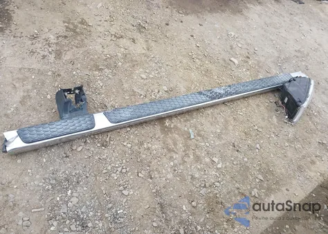 2017 Ram 1500 Laramie 4X4 5'7 Box z USA, uszkodzony, nr VIN 1C6RR7NT6HS800740